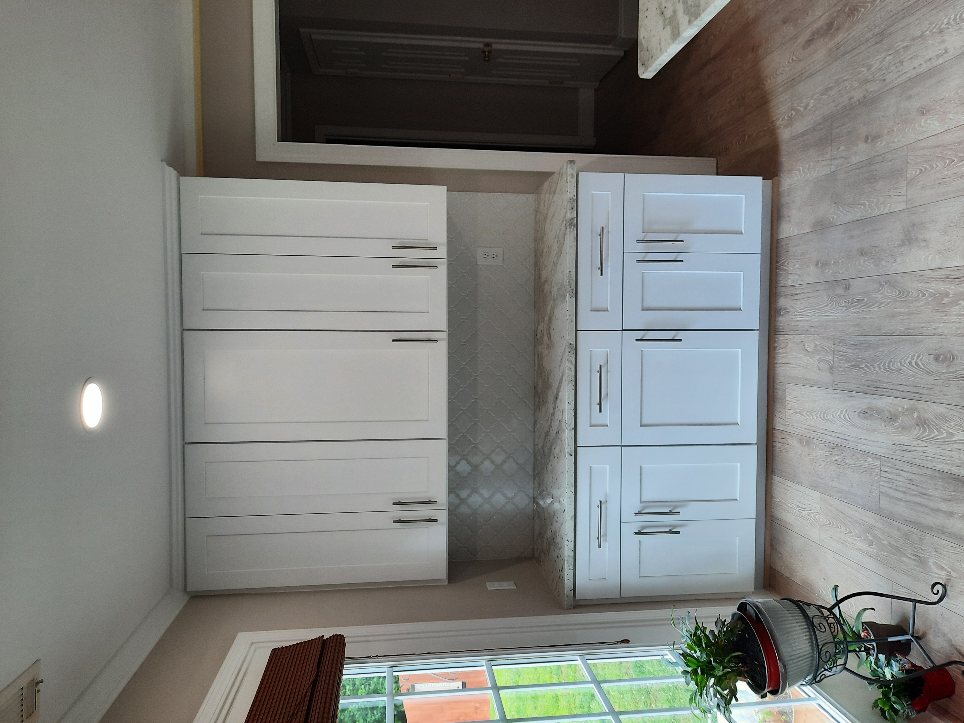 Kitchen Cabinets & Countertops