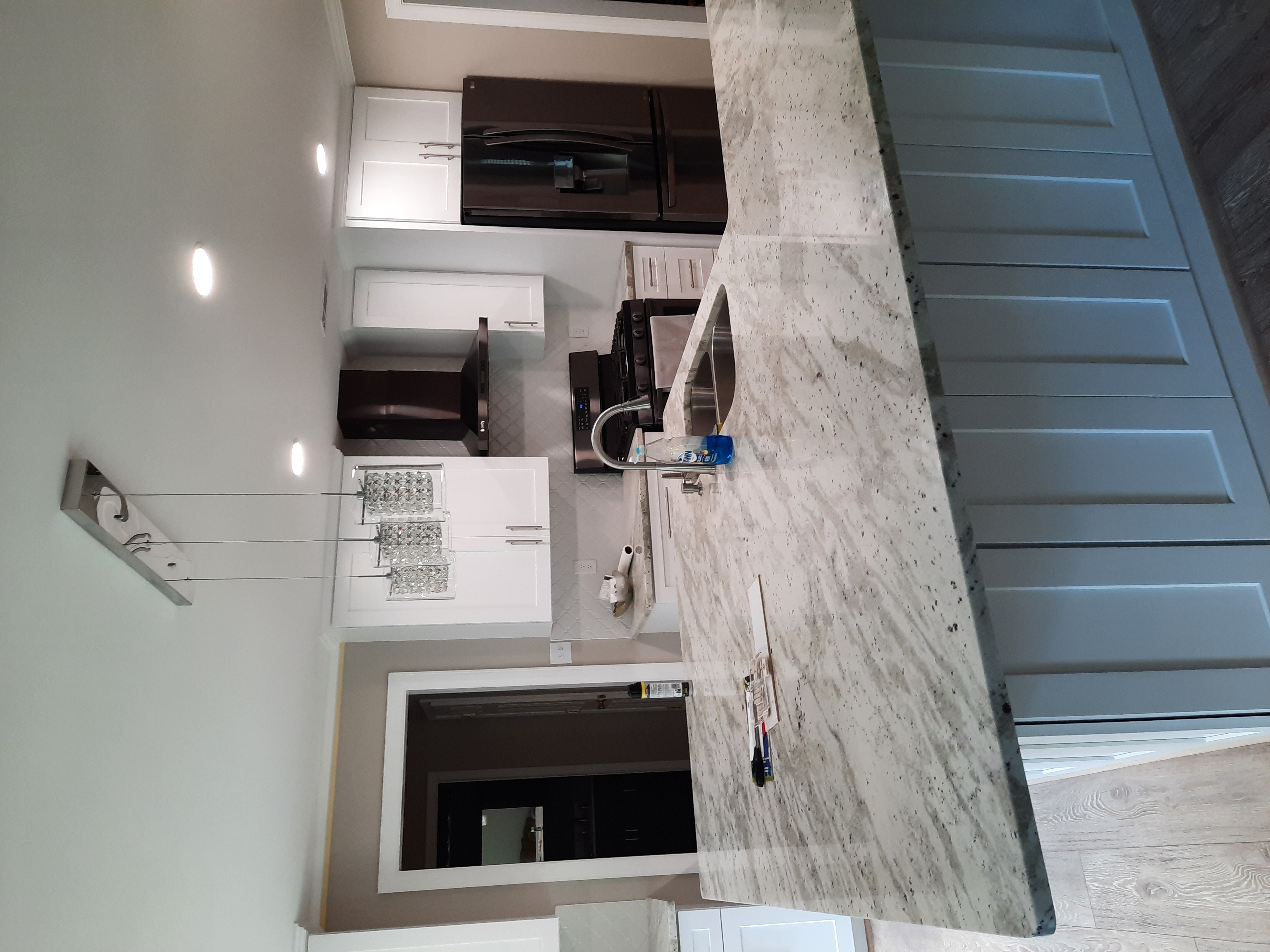 Kitchen Island & Granite